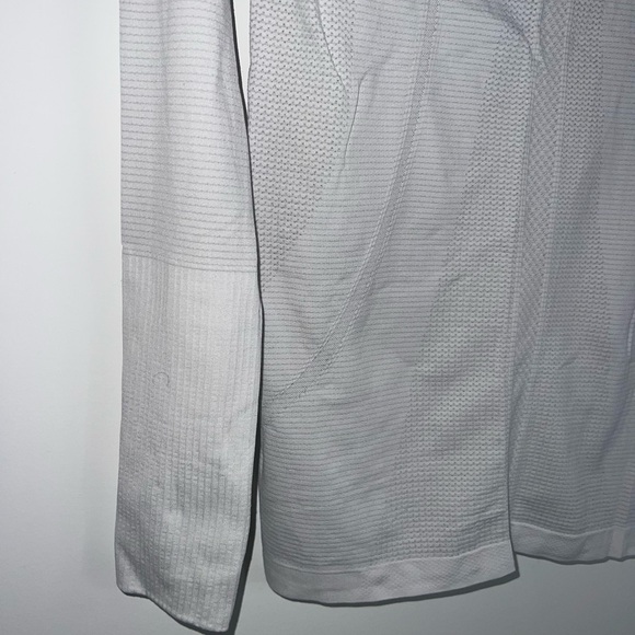 Lululemon Women's White Long Sleeve Top size 6 swiftly - Picture 13 of 15